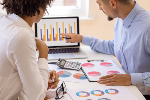 Why Small Businesses Are Turning to B2B CFO Services for Financial Growth